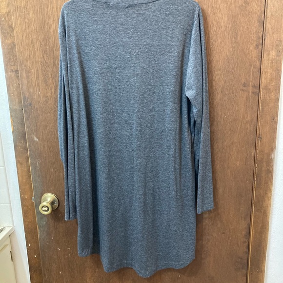 High/Low heather gray shirt - Picture 2 of 3